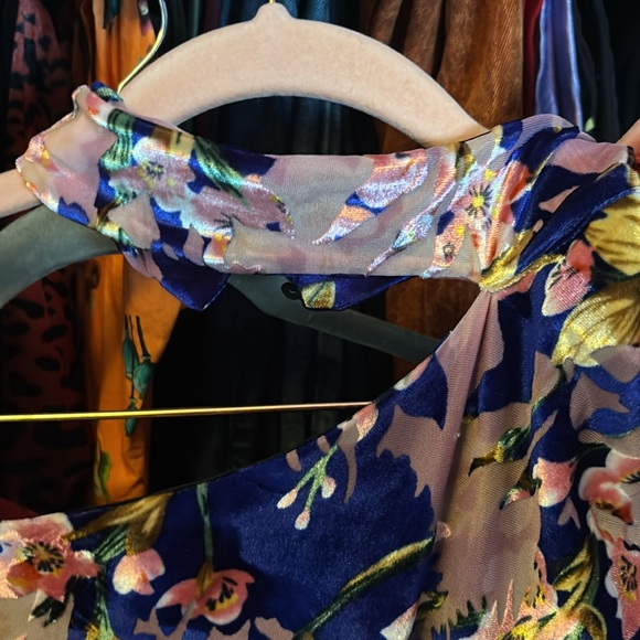 Floral One-Shoulder jumpsuit - Picture 5 of 6